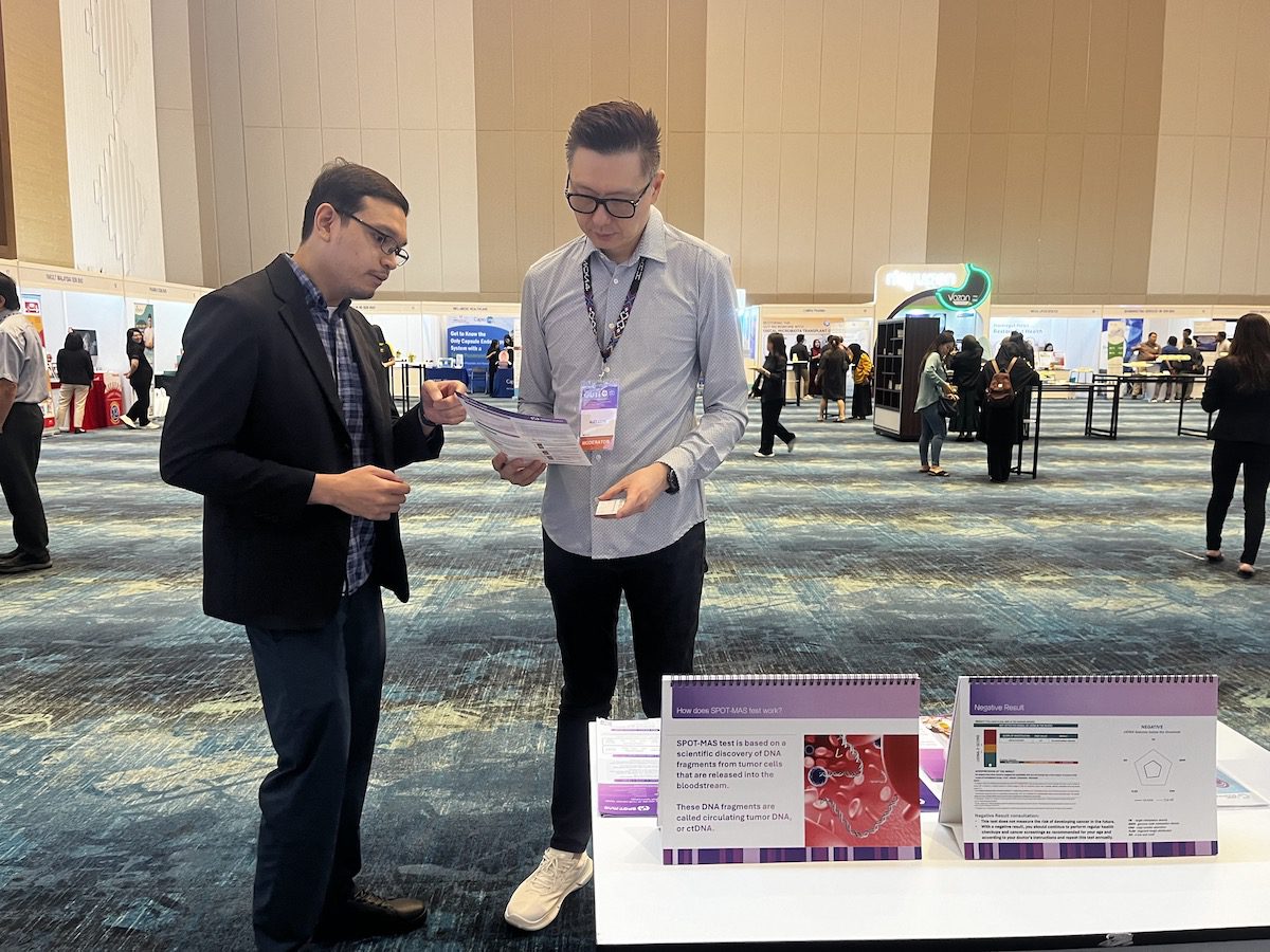 Photo: Gene Solutions Malaysia greeting doctors from the private and public sectors.