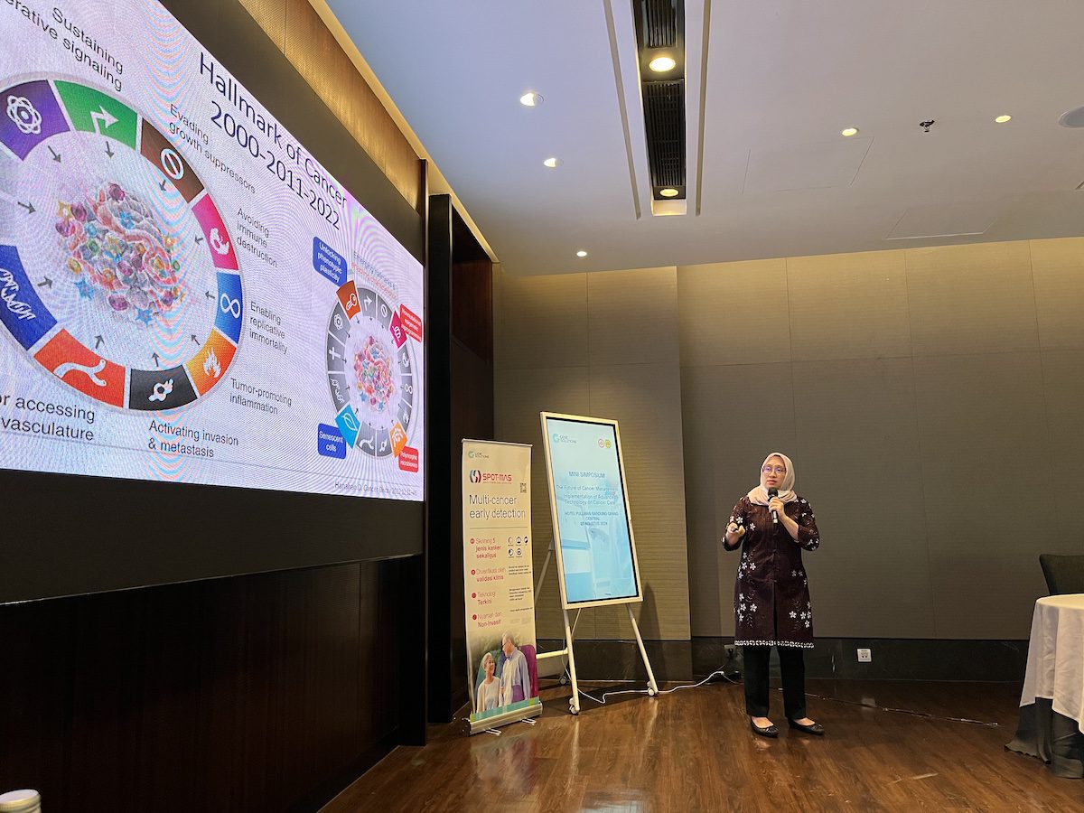 Dr. Sita L. Andarini, Ph.D., Sp. P(K) presenting