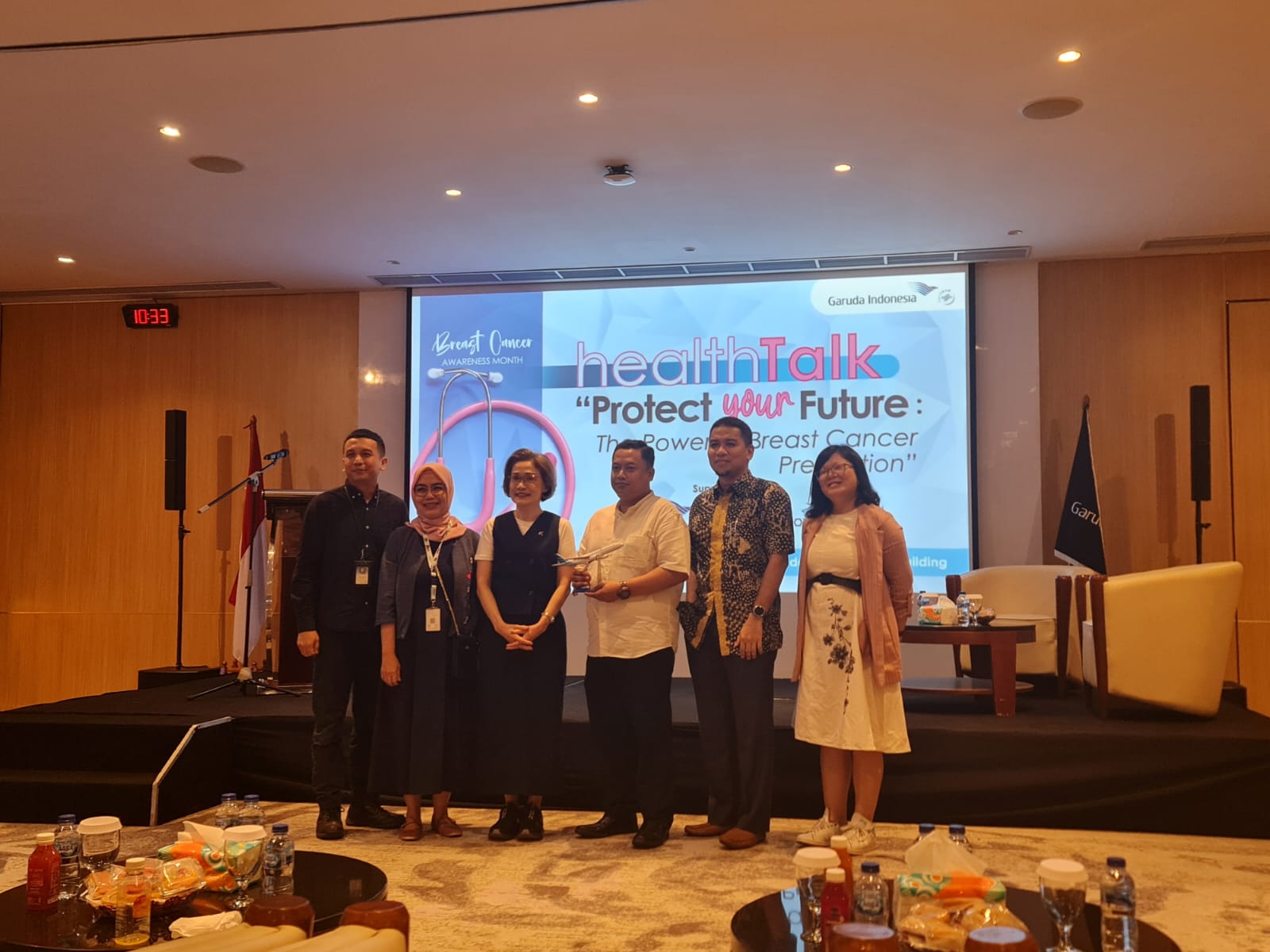 Gene Solutions Indonesia received commemorative plaque from Garuda Sentra Medika